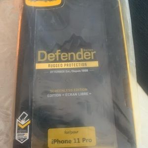 Otterbox defender case iPhone 11 Pro new